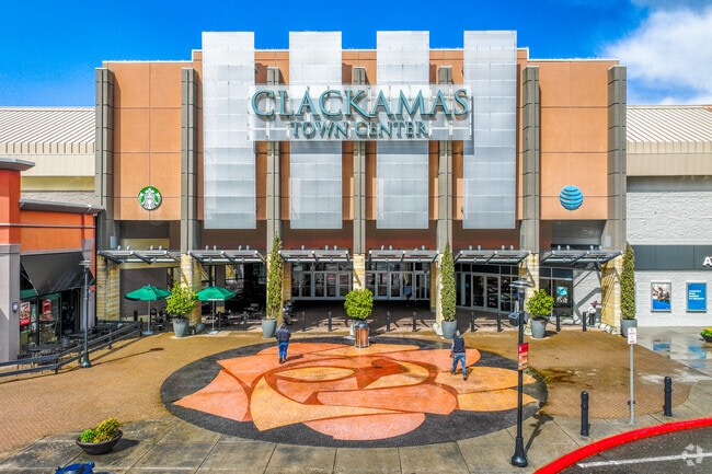 Clackamas Towne Center offer great opportunities for shopping and entertainment.