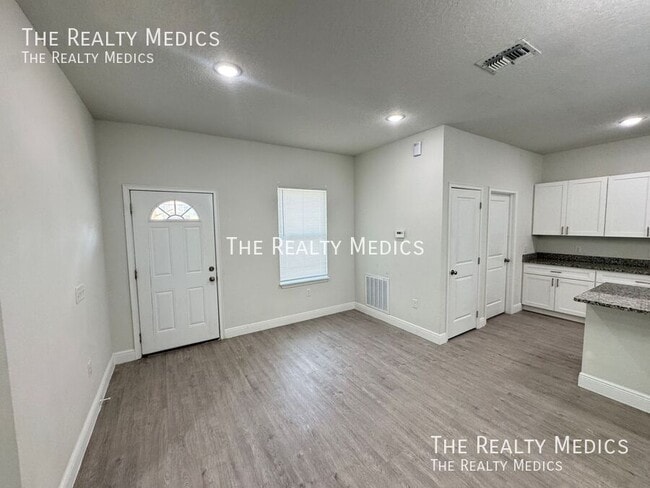 131 Inconnu Ct, Kissimmee, FL 34759 - photo 5