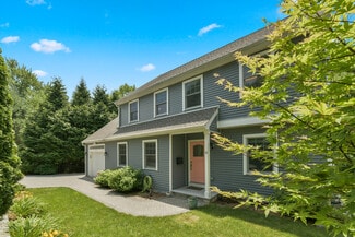 10 Farrow St, Winchester, MA 01890