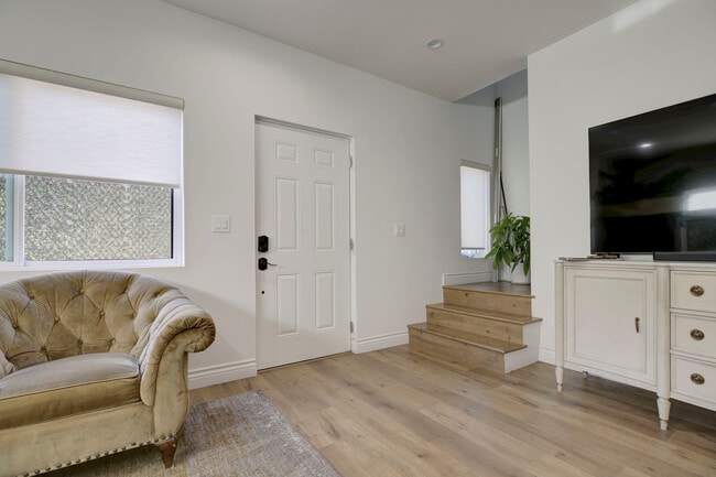 5206 Goodland Ave, Valley Village, CA 91607 - photo 3