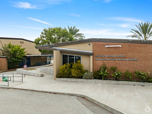 Jefferson Middle School  is a public high school in San Gabriel.