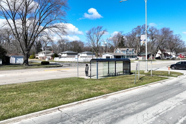 The Pace Bus runs along Kedzie Ave for easy transportation throughout Markham.