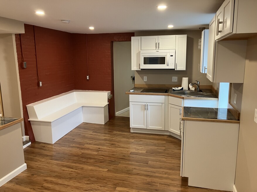 51 Mount Vernon St unit B, Melrose, MA 02176 - photo 1