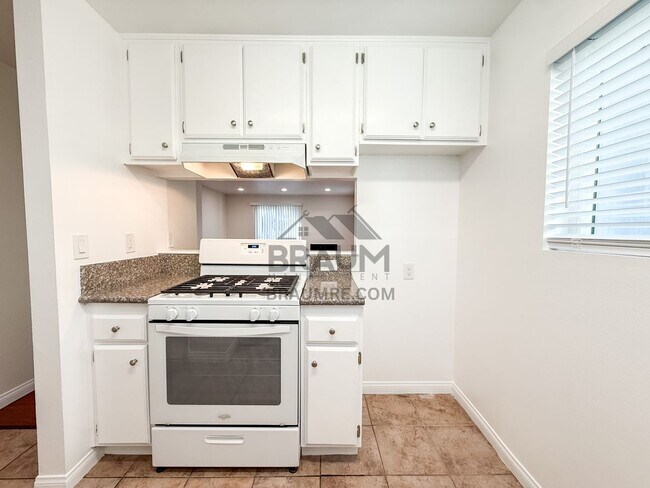 14257 Friar St unit 8, Van Nuys, CA 91401 - photo 7