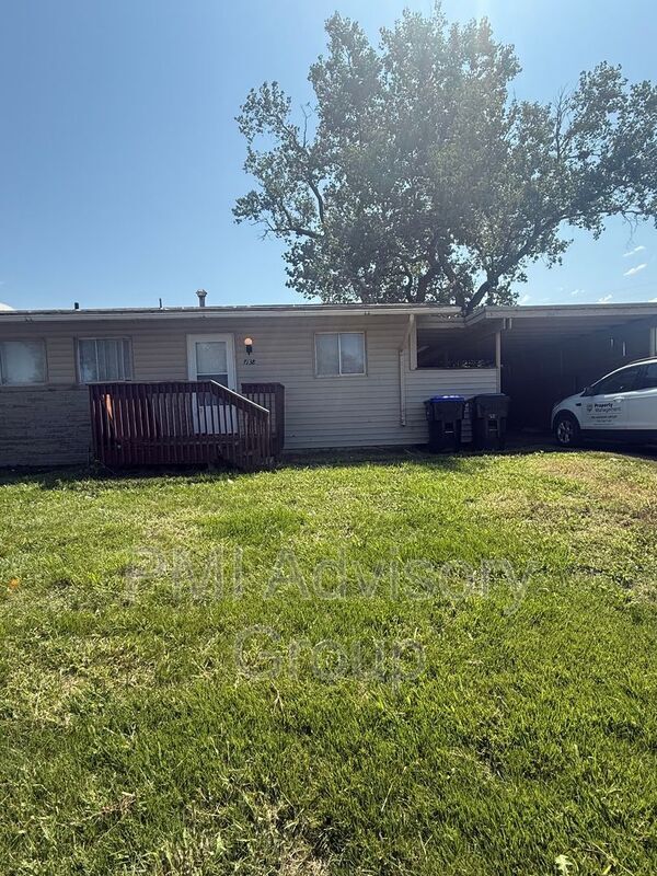 7138 SW Lario Ln, Topeka, KS 66619