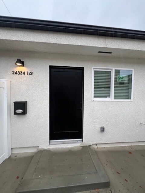 24332 Chestnut St Newhall, CA 91321, Santa Clarita, CA 91321 - photo 2