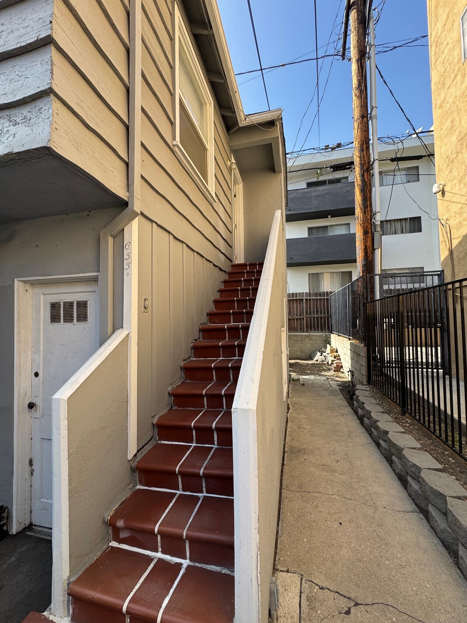 655 Westmount Dr unit 655 1-4, West Hollywood, CA 90069 - photo 1