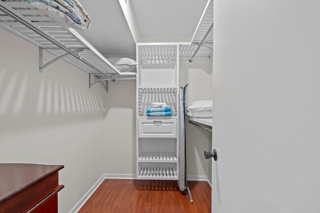 1104 Benjamin Franklin Dr unit 518, Sarasota, FL 34236 - photo 4