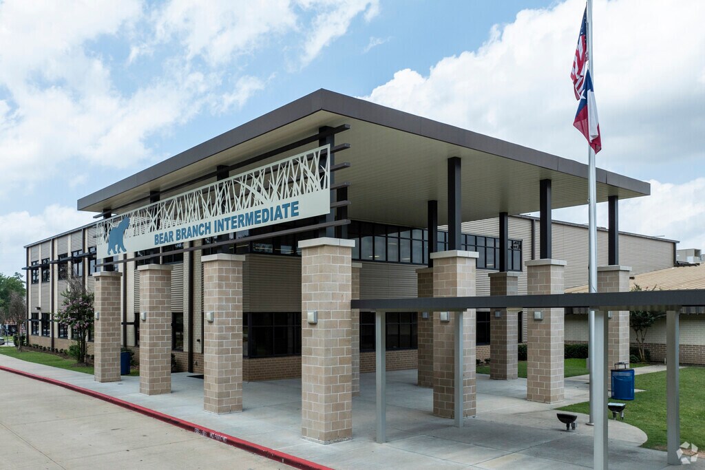Bear Branch Intermediate has a 15:1 student to teacher ratio.