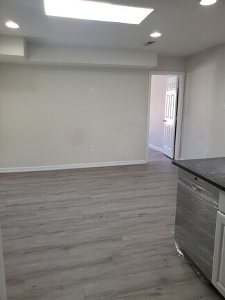 1322 N 17th St Unit 2, Philadelphia, PA 19121