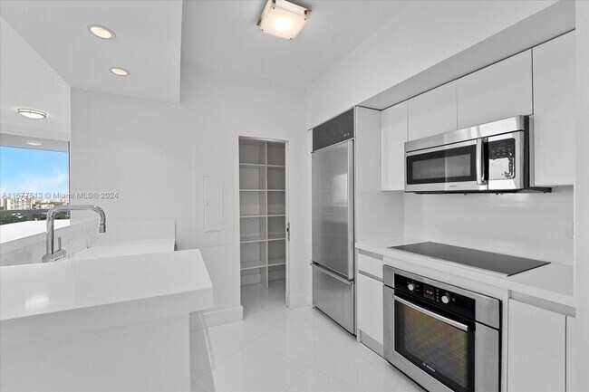 Bristol Tower unit 1606, Miami, FL 33129 - photo 4