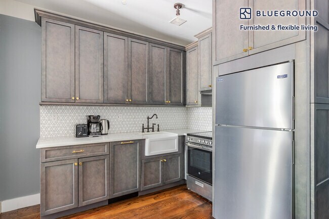 187 Kent Ave unit FL4-ID2080, Brooklyn, NY 11249 - photo 7