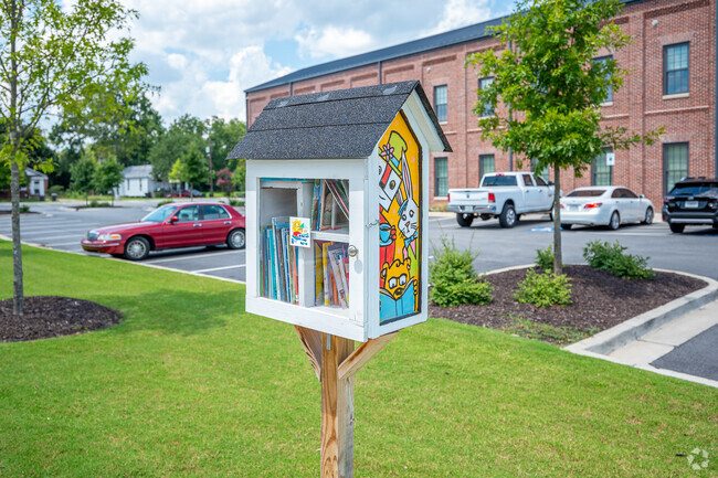 Miniature free libraries can be found all throughout the Harrisburg area .
