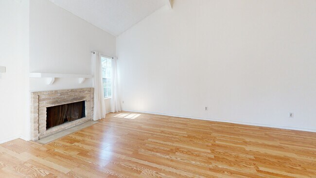 13002 Leader St unit 903, Houston, TX 77072 - photo 2