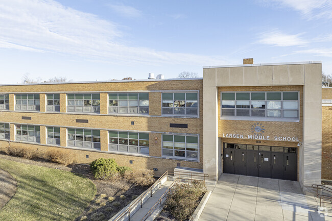 Your kids will enjoy learning in the inspiring atmosphere at Larsen Middle School.