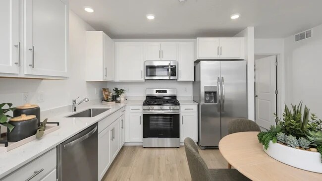 636 Frost St, Santaquin, UT 84655 - photo 3