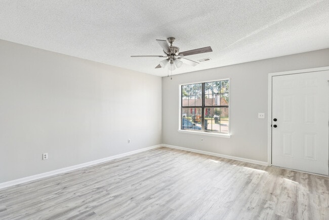 114 Johnny Reb Dr, Moncks Corner, SC 29461 - photo 2