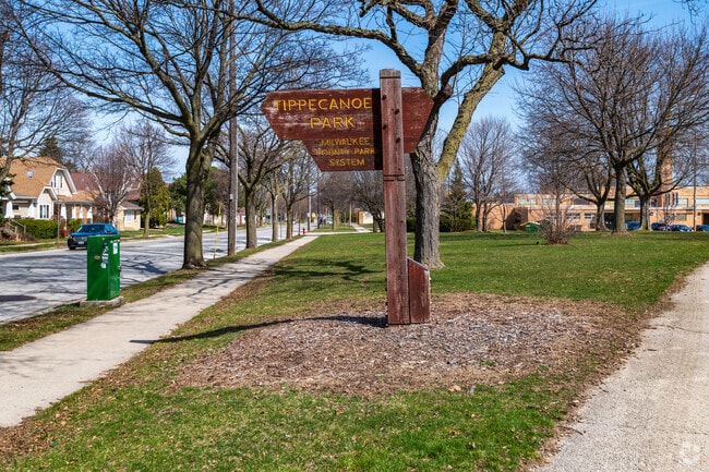 Tippecanoe Park Sign and Paths