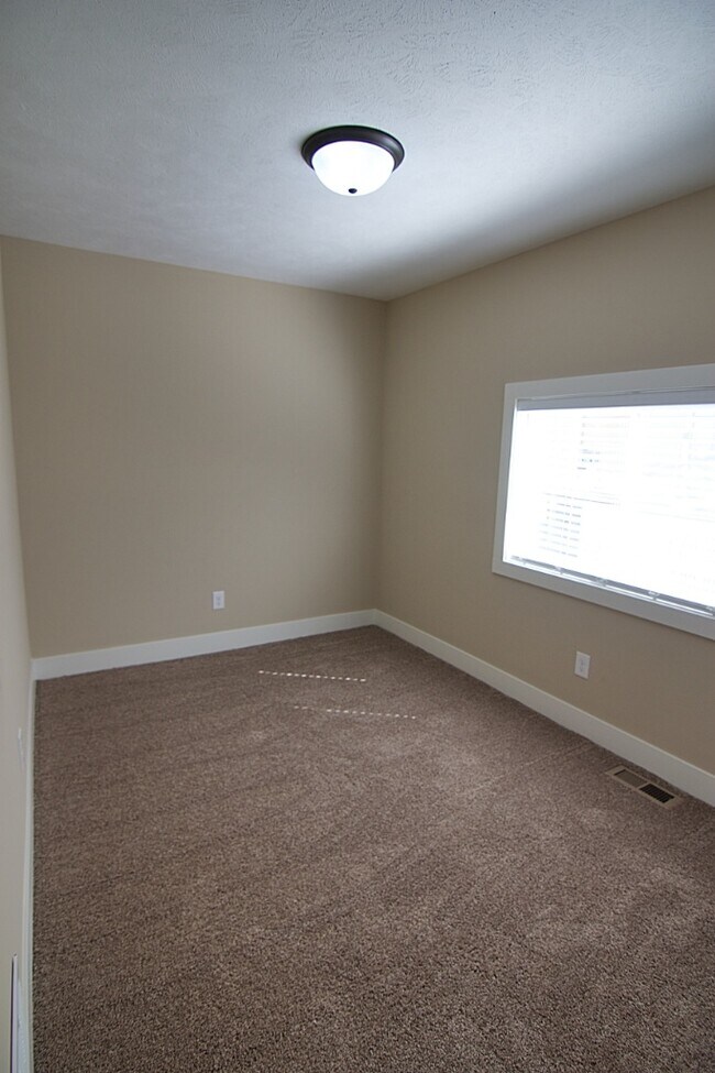 618 4th St NW unit 1, Grand Rapids, MI 49504 - photo 7