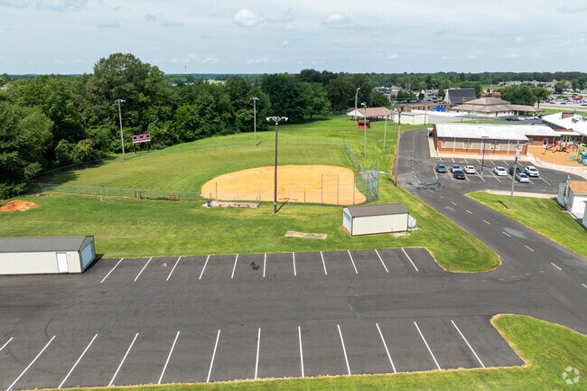 The student population of Concord Elementary School is 609 and the school serves PK-5.
