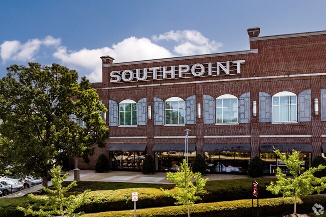 There are many shopping and dining options at The Streets of Southpoint near Leigh Village.
