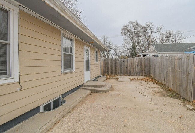 306 S Chicago Ave, Sioux Falls, SD 57103 - photo 6