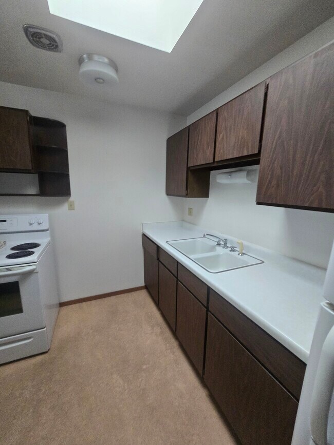 916 Mayflower Ave unit 916-A3, Sheboygan, WI 53083 - photo 7