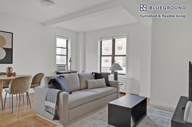 210 W 70th St unit FL8-ID148, New York, NY 10023 - photo 2