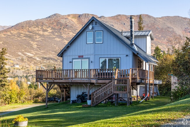 Bear Valley homes exhibit a certain mountain style.