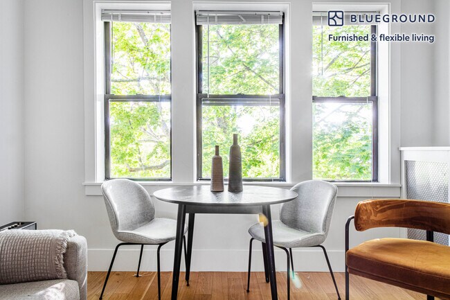 8 Elko St unit FL3-ID396, Boston, MA 02135 - photo 4