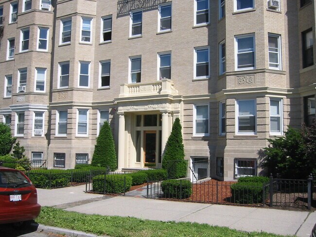 85 Park Dr unit 16, Boston, MA 02215 - photo 2