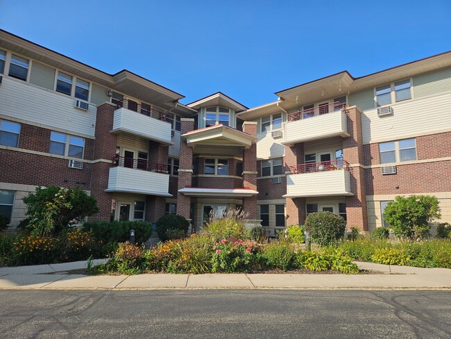 Cannery Row Apartments, Waunakee, WI 53597 - photo 2