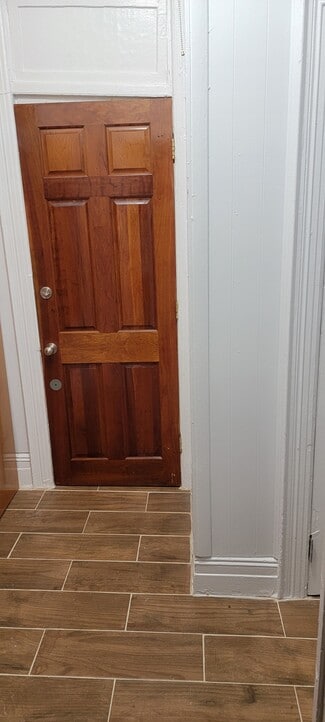 4468 23rd St Unit 2, Long Island City, NY 11101