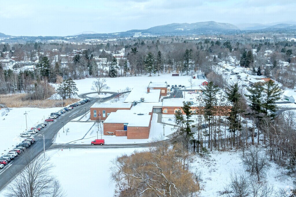 The Northeast Primary School is part of the Rutland Public Schools serving residents of Rutland, VT.