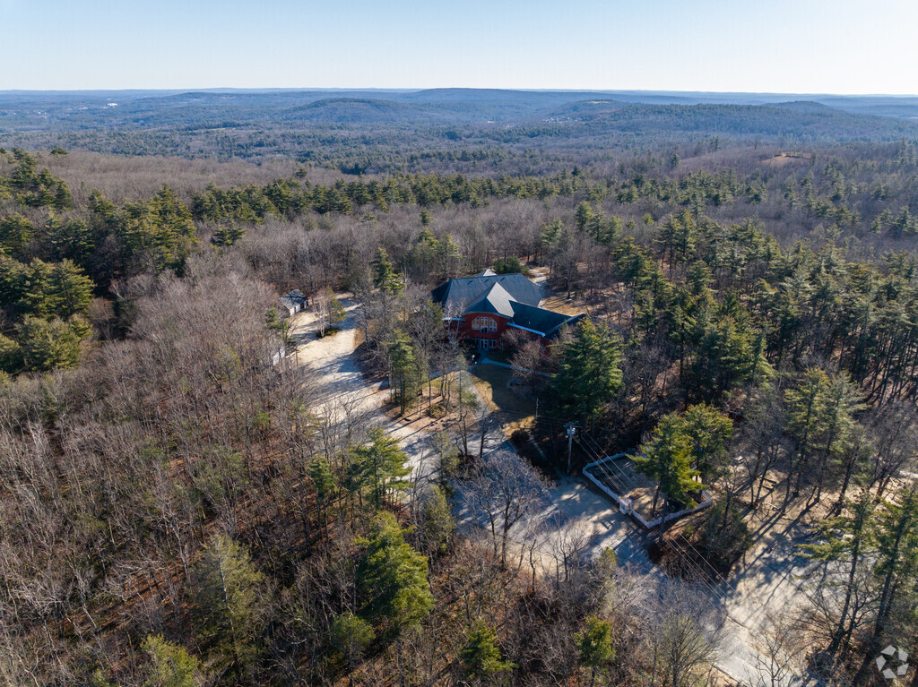 Pine Hill Waldorf School in Wilton, NH is a private school serving grades K-8.