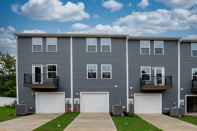 3232 Dannelly Towns Aly, Charlotte, NC 28208 - photo 2