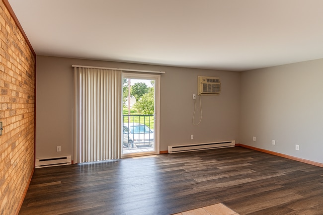 5212 Belclare Rd, Cincinnati, OH 45247 - photo 2