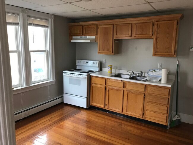 28 Church St unit 4, North Attleboro, MA 02760 - photo 7