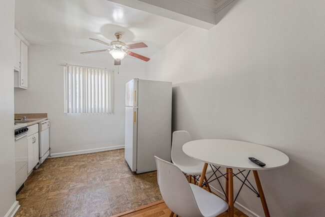 5845 Interceptor St unit R, Los Angeles, CA 90045 - photo 2