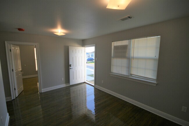 718 16th St, Gretna, LA 70053 - photo 5