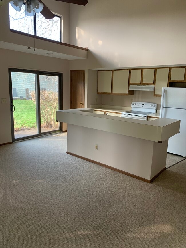 139 N Terrace Ave unit 3, Newark, OH 43055 - photo 2