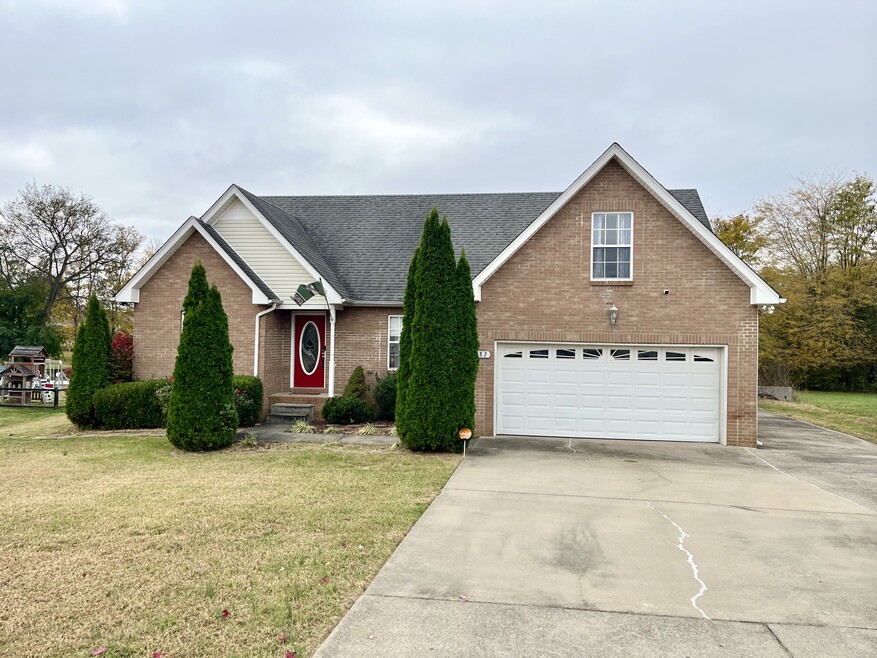 782 Fire Break Dr, Clarksville, TN 37040 - photo 1