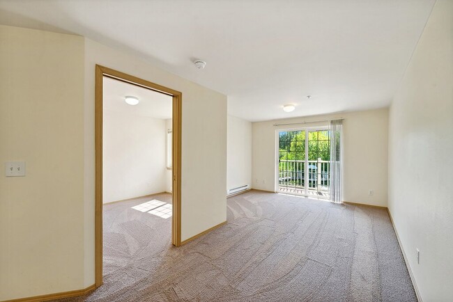 Woodlands at Forbes Lake Senior Affordable Apartments, Kirkland, WA 98033 - photo 4