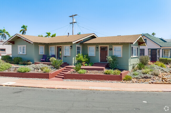 Craftsman homes add charm to the quiet neighborhood of Burlingame.