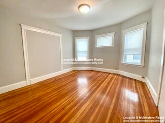 19 Roseclair St, Boston, MA 02125