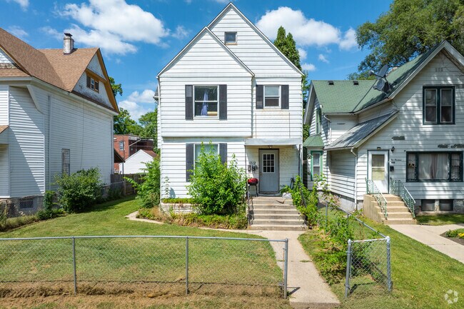 About 62% of Signal Hill residents rent their homes.