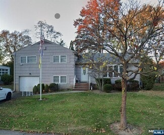 13 Garwood Rd, Fair Lawn, NJ 07410