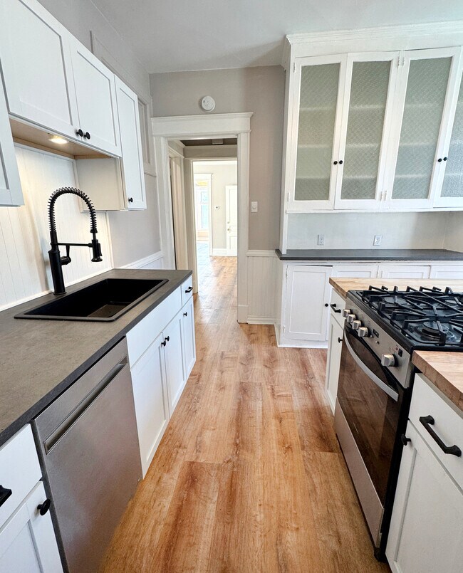 2480 N Murray Ave Unit 2480, Milwaukee, WI 53211