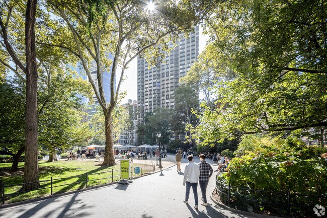 The park is between Fifth and Madison Avenues