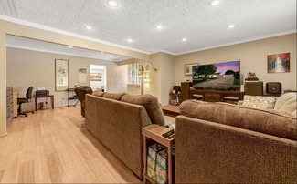 7649 S Indian Lake Dr, Vicksburg, MI 49097